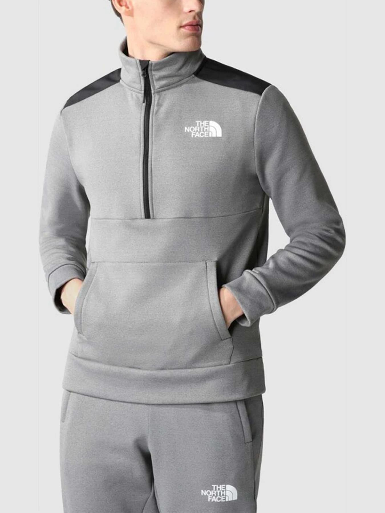 Спортивная одежда The North Face модель NF0A7ZAKGVD1