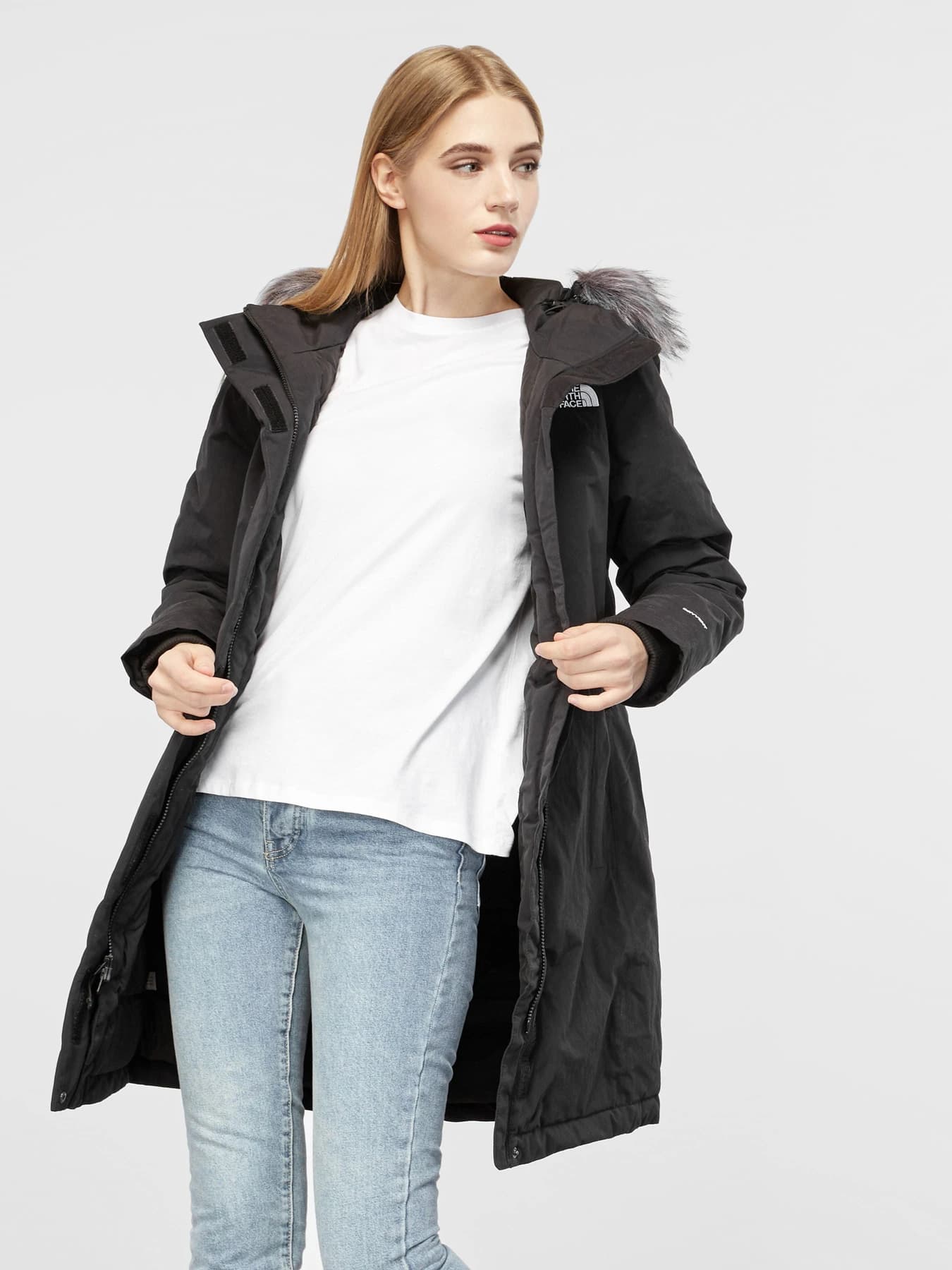 Куртки и дубленки The North Face модель NF0A4R2VJK31