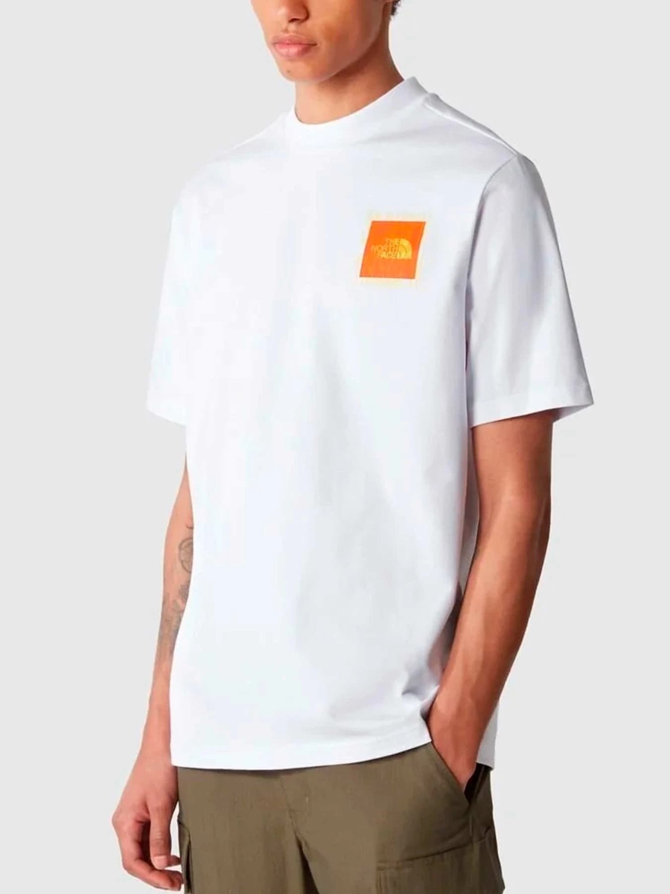 Футболки и поло The North Face модель NF0A8535FN41