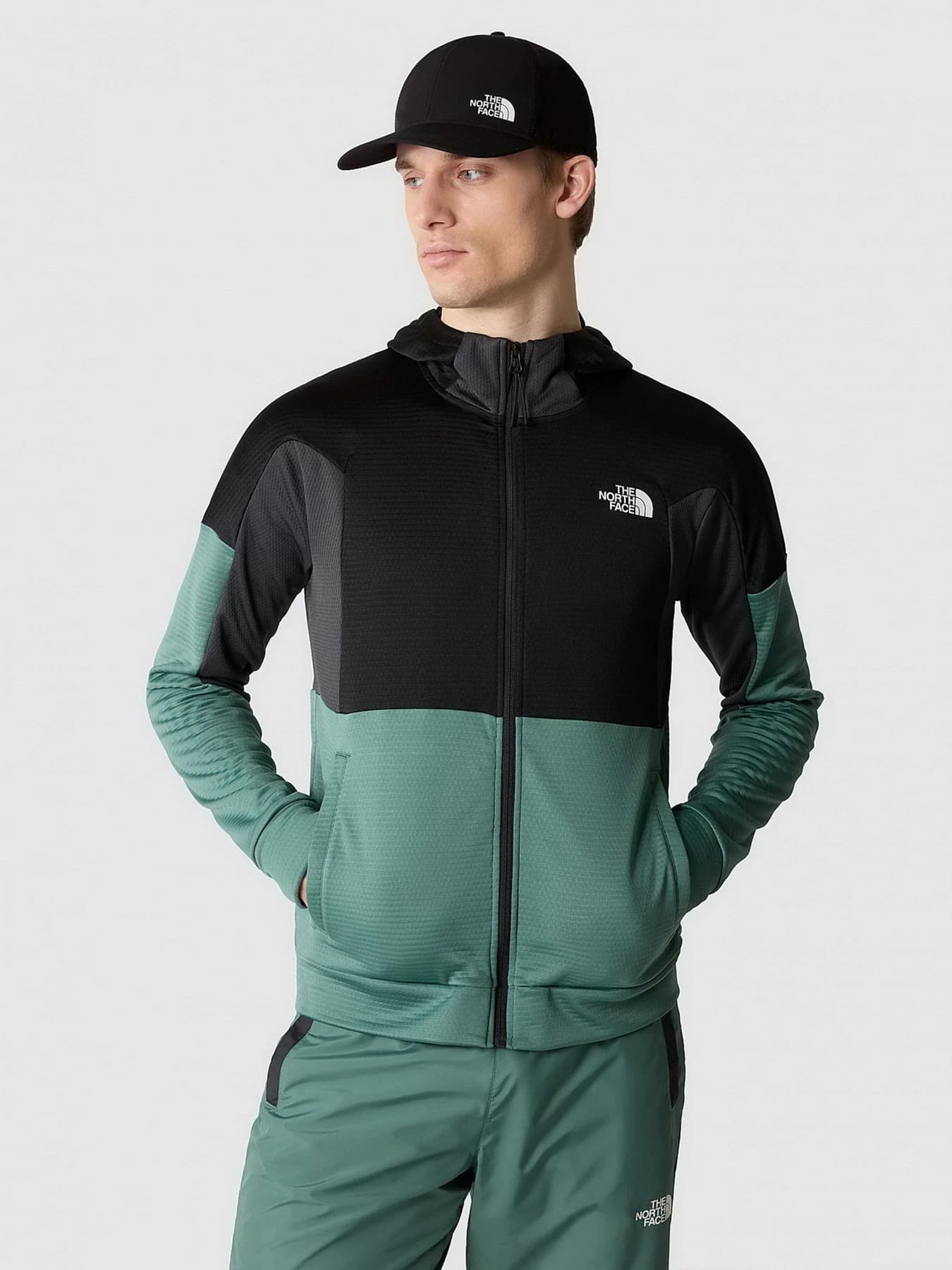 Худи и свитшоты The North Face модель NF0A857EOOF1