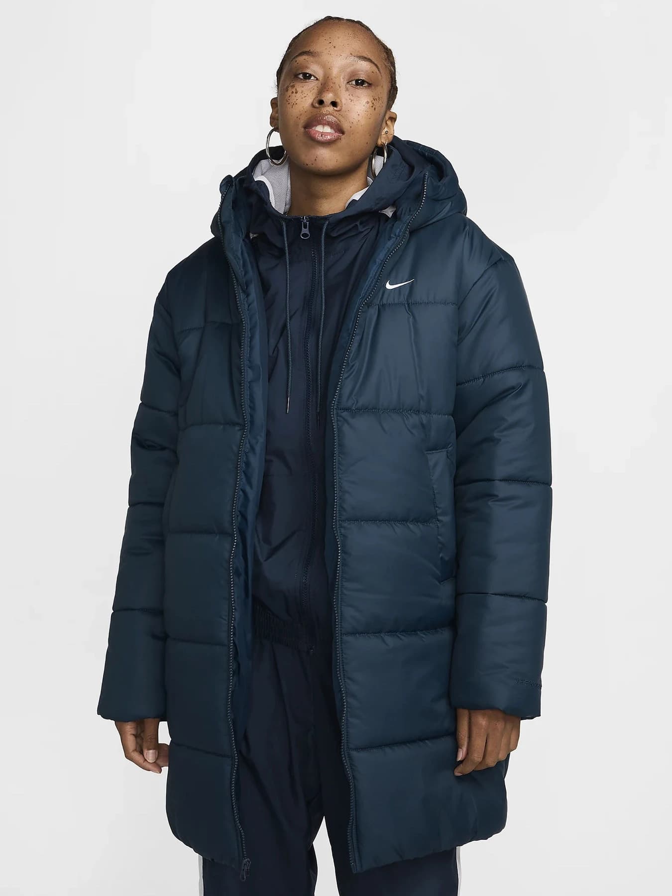 Куртки и дубленки NIKE модель FZ5903-478