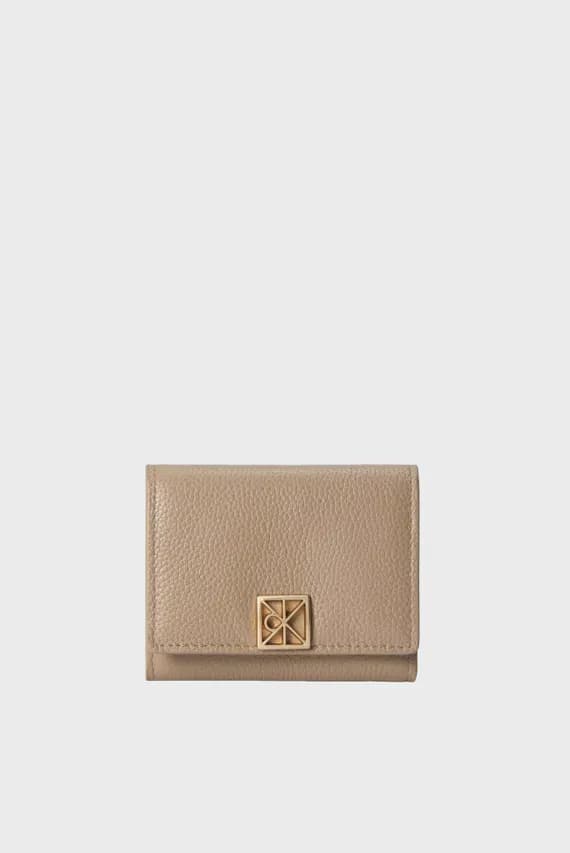 Кошелек EMBLEM HW PEBBLE TRIFOLD W ZIP